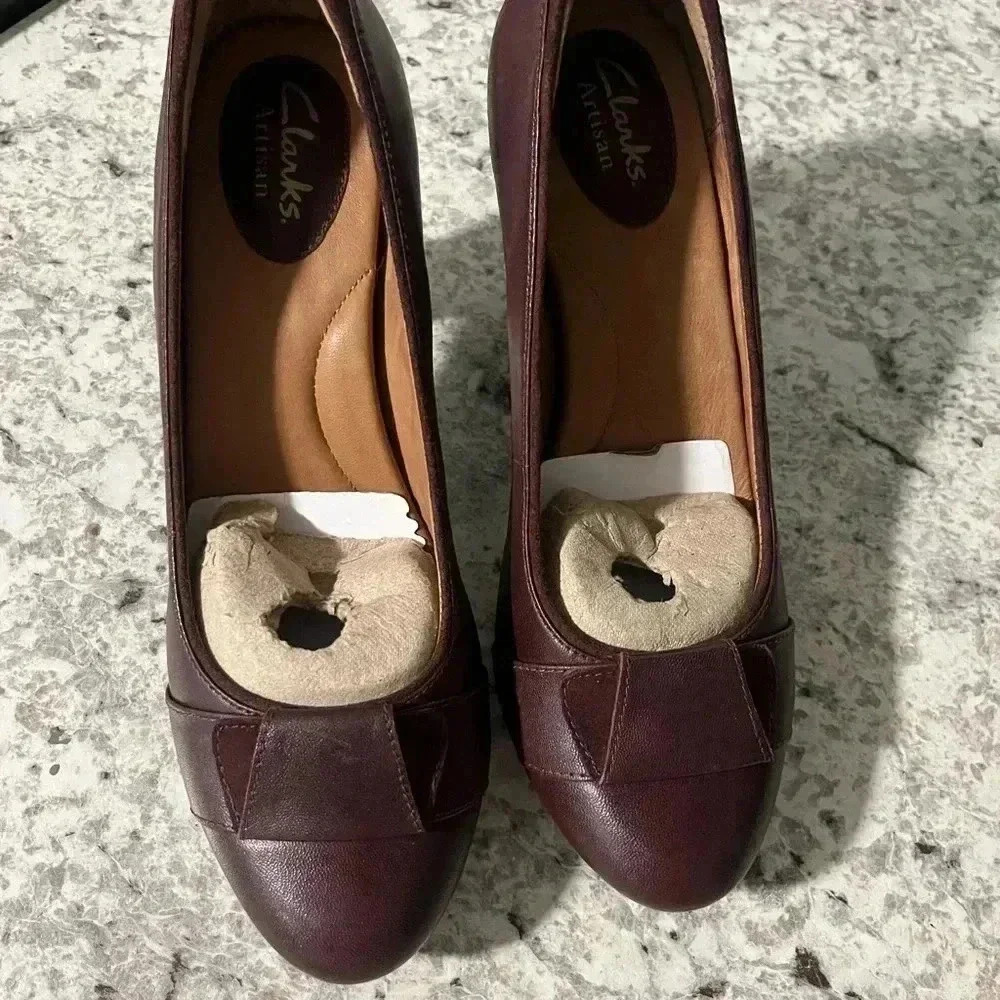 Clarks Artisan Burgundy Heels Size 8.5